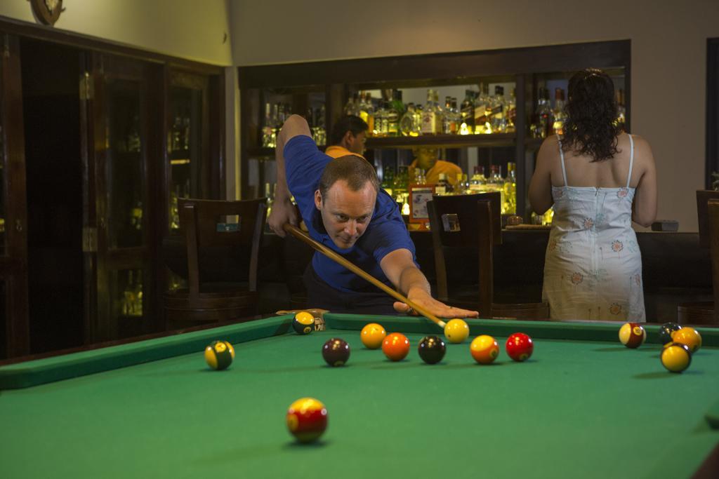 The Deer Park Hotel Giritale Buitenkant foto