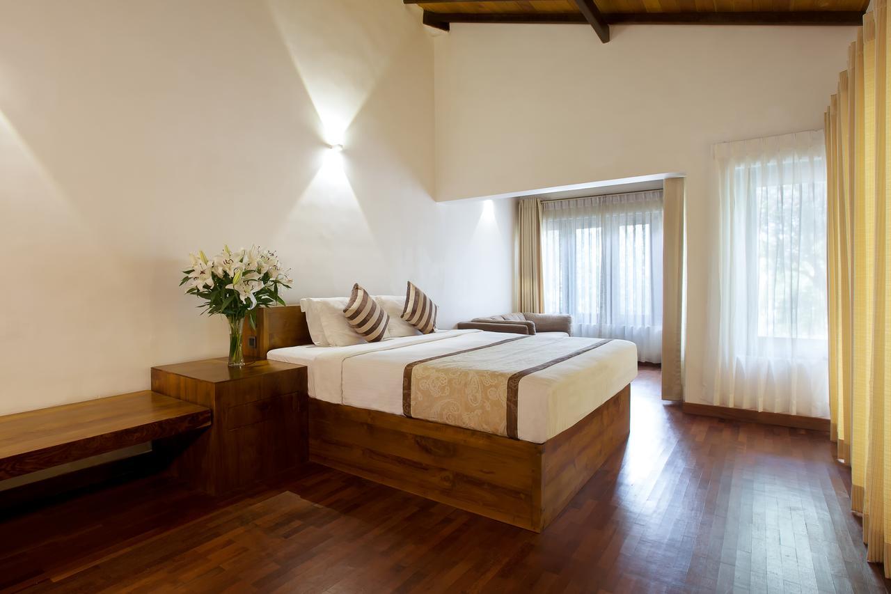 The Deer Park Hotel Giritale Buitenkant foto